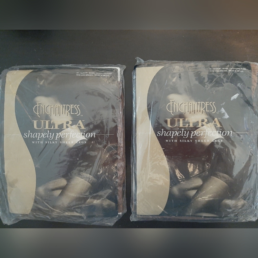 2 Enchantress Ultra Shapely Perfection with Silky Sheer Legs X-Queen Beige